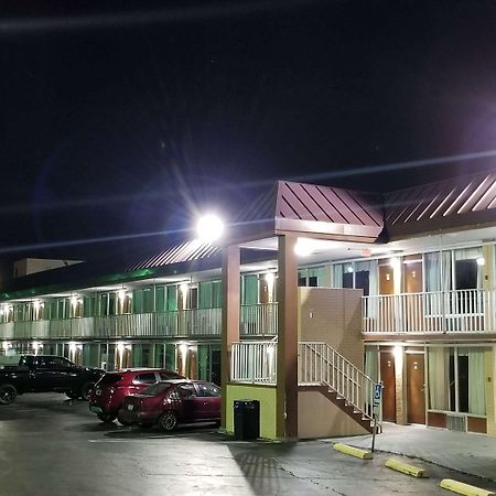 Days Inn & Suites By Wyndham Charleston Airport West Север Чарлстон Экстерьер фото